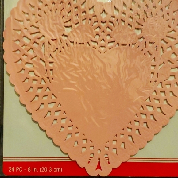 Heart Shaped Doilies-Pink-2 packs (Total 48 Doilies) - Picture 2 of 4